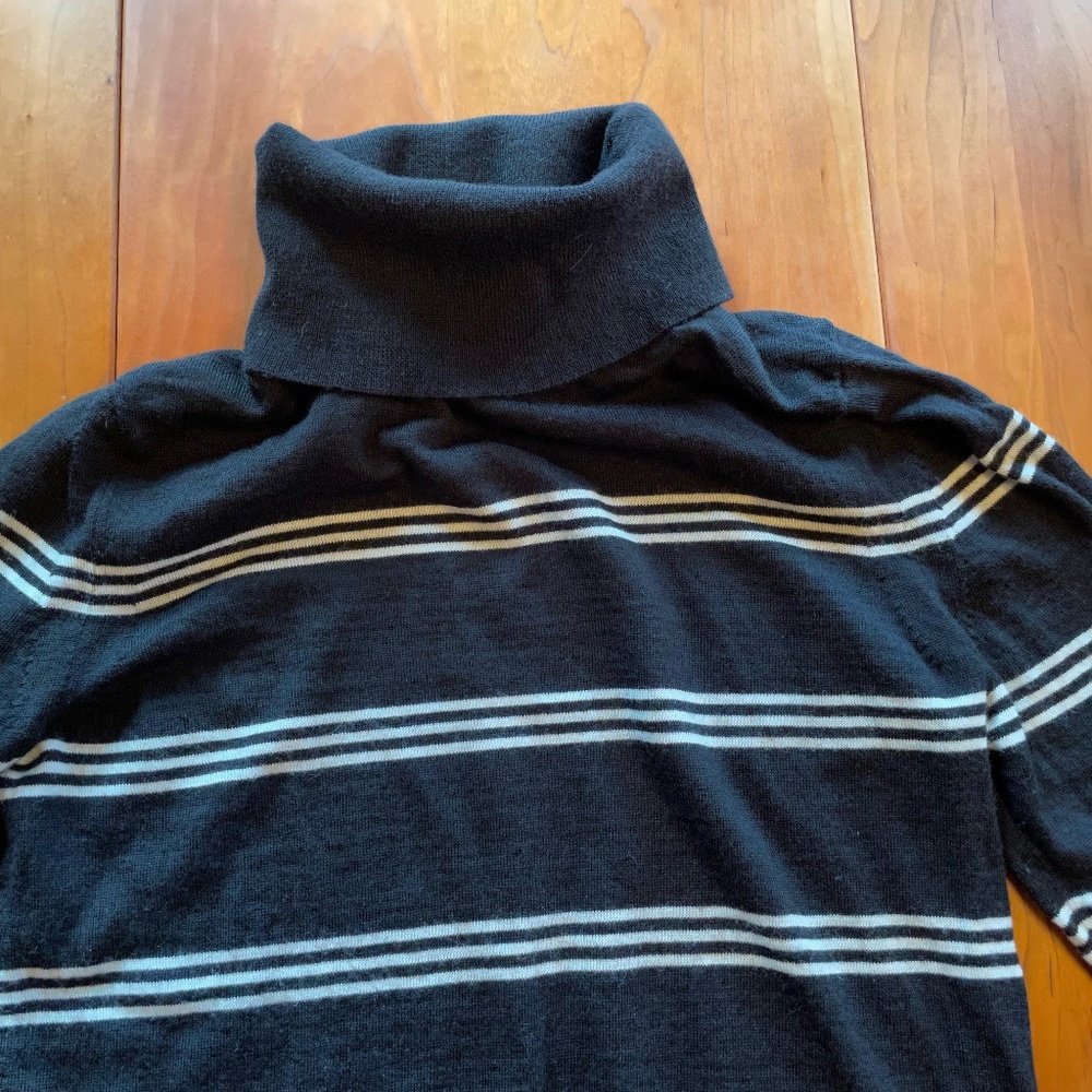 ⭐️ Banana Republic 100% Merino Wool Turtleneck Sweater - Picture 3 of 7